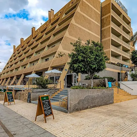 Apartmán Newly Reformed With Sea View And Pool, Near The Beach, In Playa De Americas
